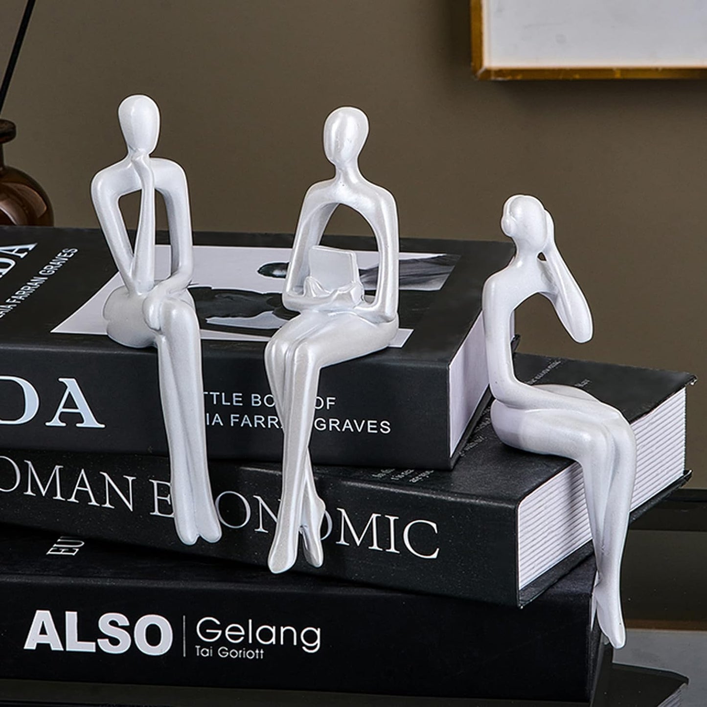 White Decor Statue Abstract Resin Sculpture Ornament Art Figurine Modern Home Décor Accents Office Decor Bookshelf Decor TV Stand Table Decorations for Living Room