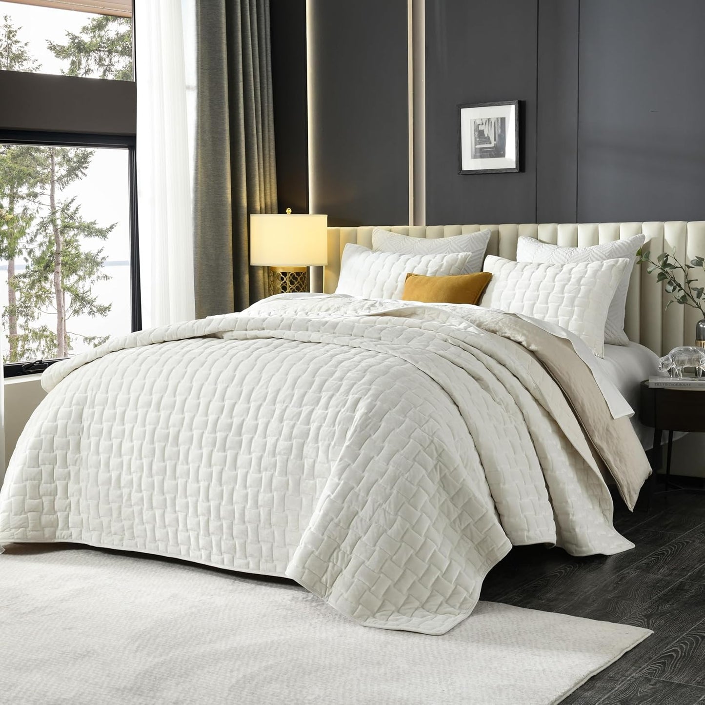 Velvet Quilt King Size - Luxury Cozy Cream White Set, Lightweight