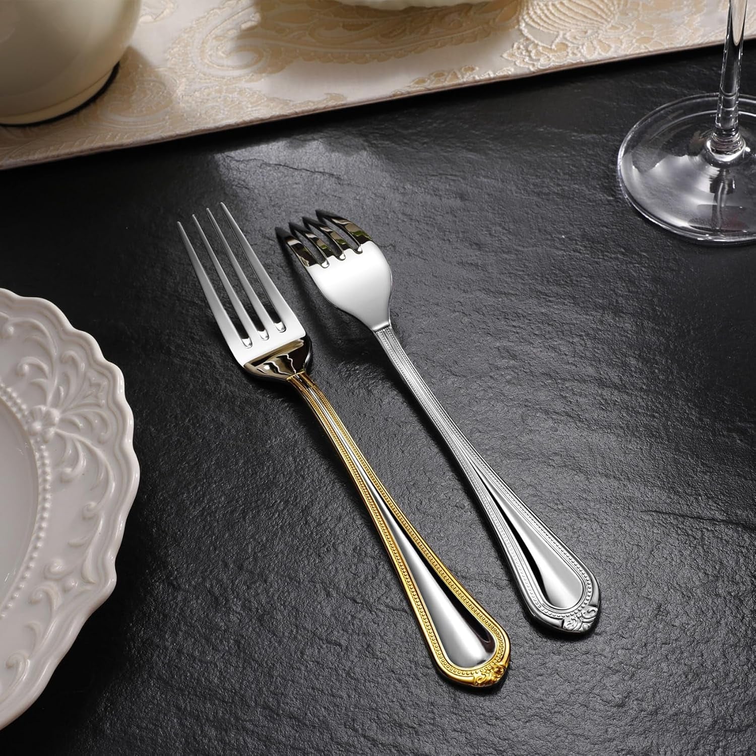 Pearl Edge Premium 20-Piece Refined Bead Silverware Set, (20, Gold Accent)