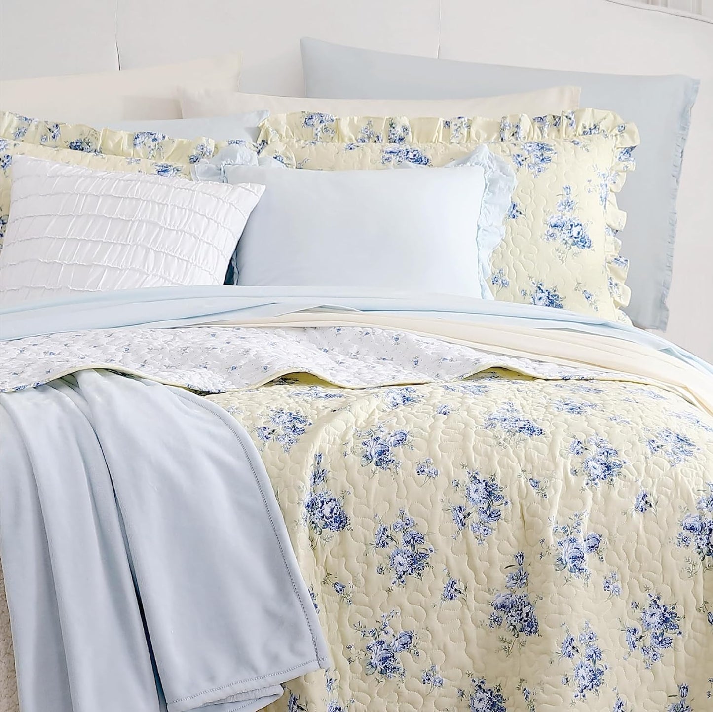 Twin Quilt Set, Reversible Cotton Bedding with Matching Sham, Elegant Amelia Yellow