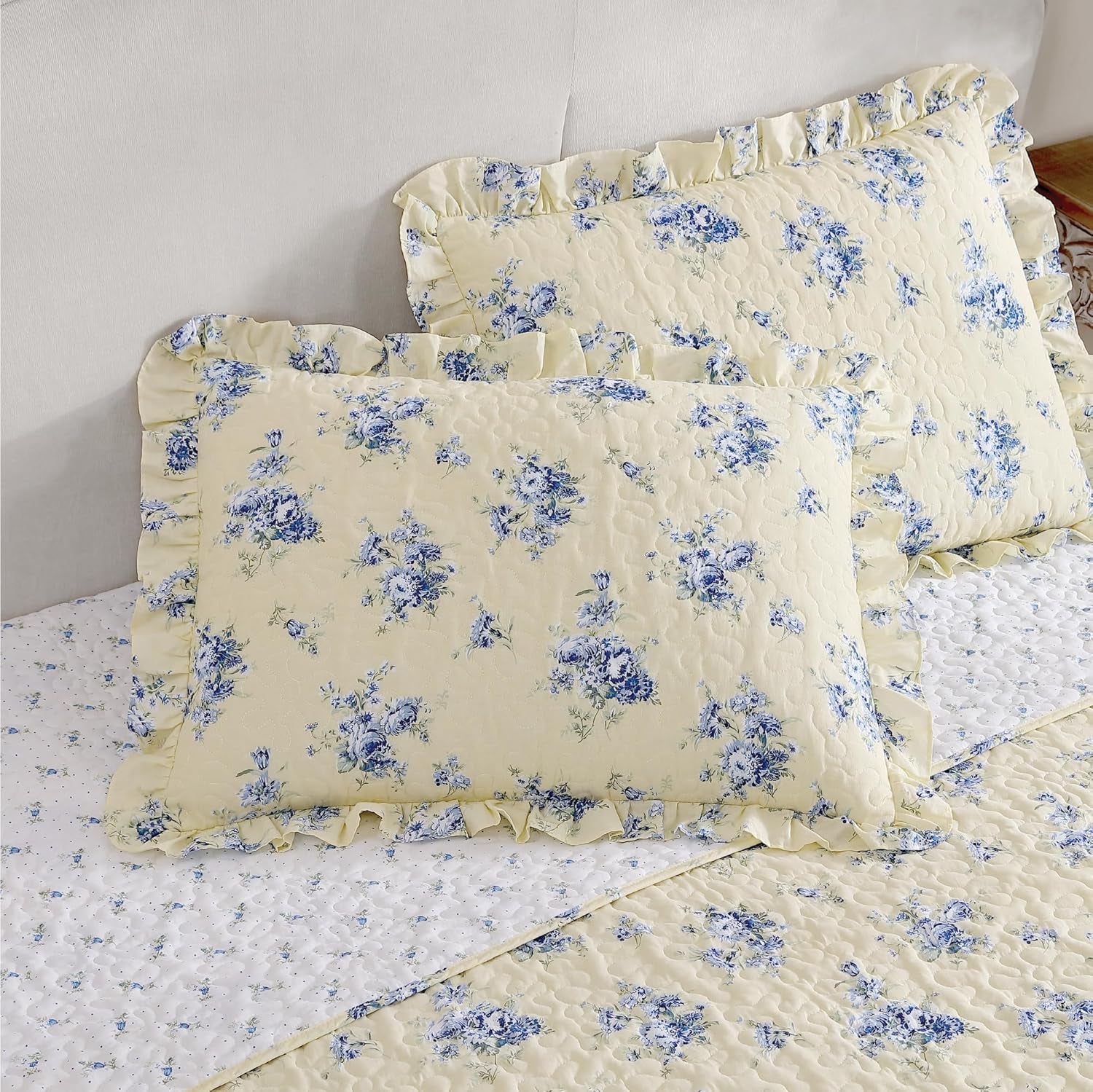 Twin Quilt Set, Reversible Cotton Bedding with Matching Sham, Elegant Amelia Yellow