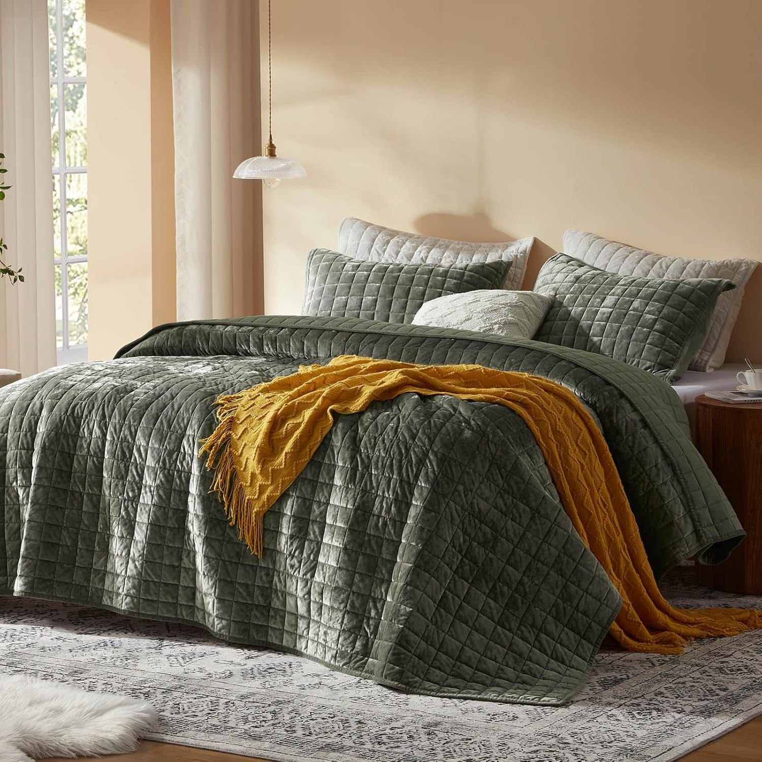 Olive Green Velvet Comforter Set, Quilt Full/Queen Size-90''X98''