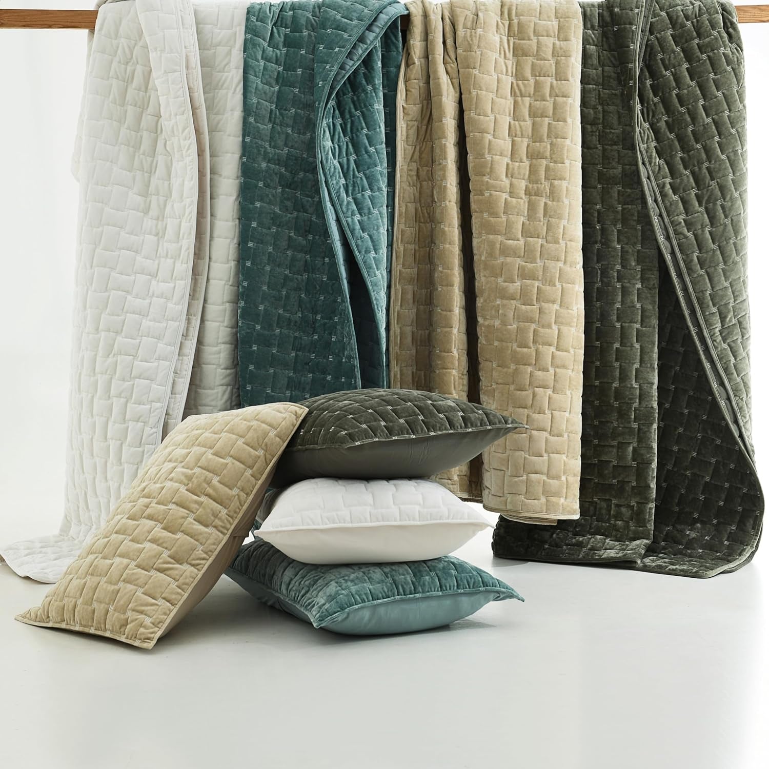 Velvet Quilt King Size - Luxury Cozy Cream White Set, Lightweight