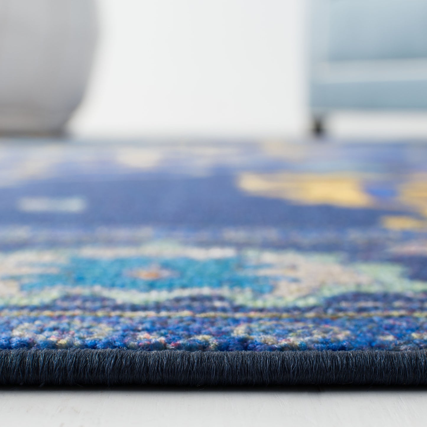 SAFAVIEH Machine Washable Slip Resistant Collection Inspired by 'S Live Action Film Aladdin- Magic Carpet Rug