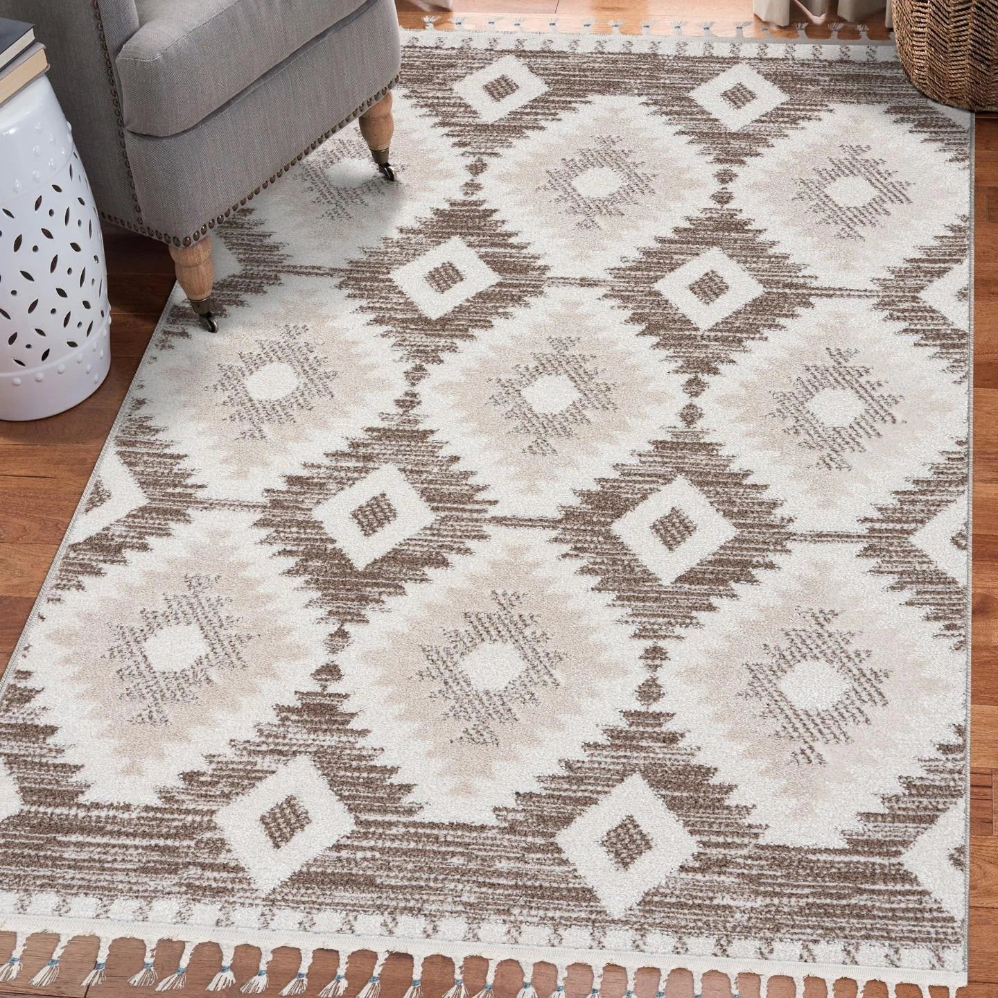 Luxe Weavers Moroccan Geometric Diamond Area Rug, Indoor Carpet with Fringes