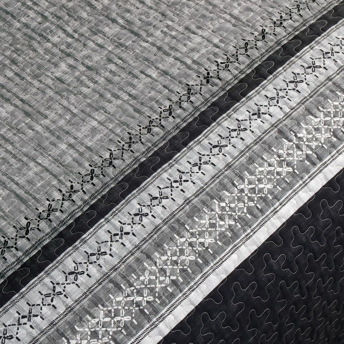 Quilt King Size,Black Grey Patchwork Striped Bedspread 3 Pcs