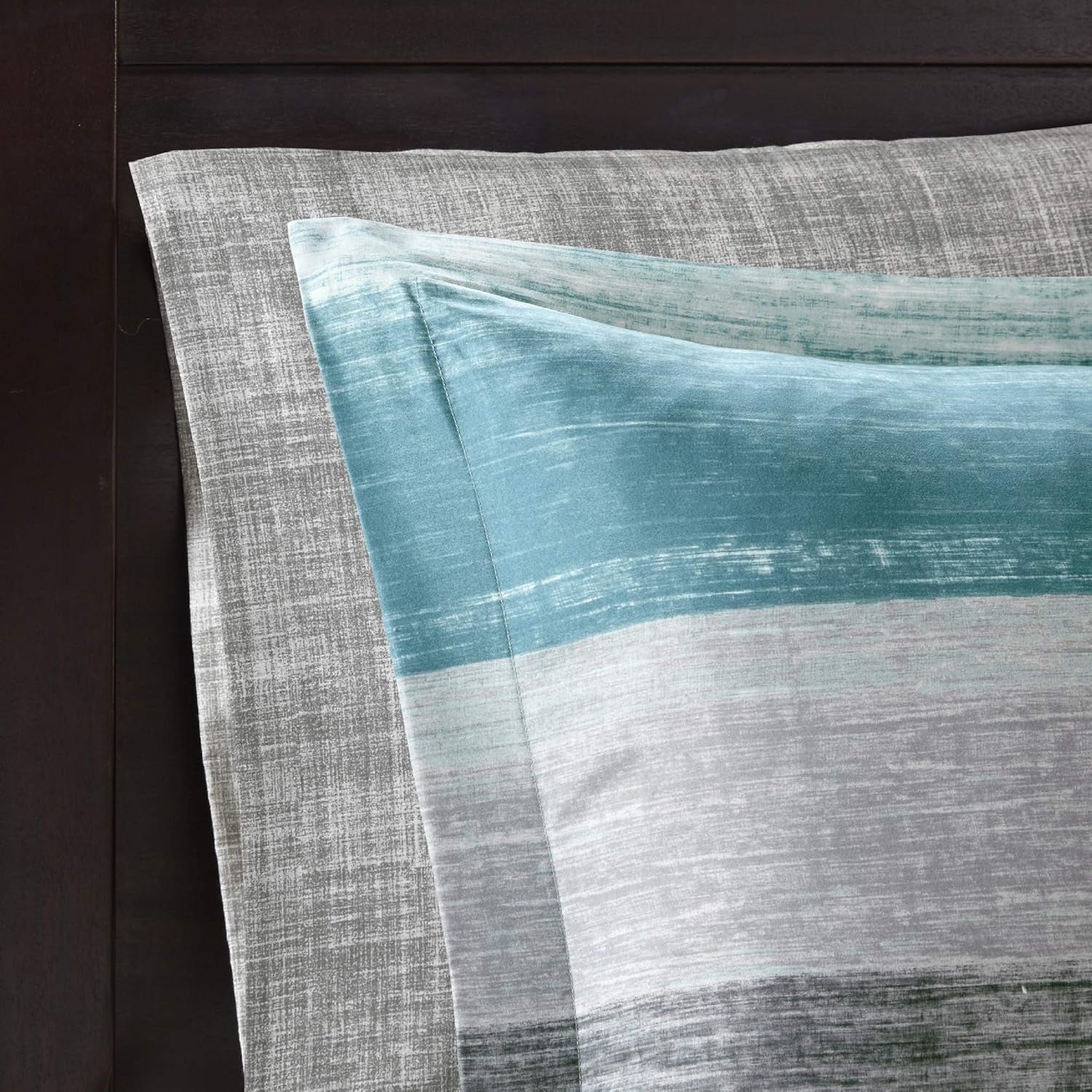 Essentials Cal King Comforter Set, Bed in a Bag, Watercolor Print Coastal Comforter & Chambray Cotton Sheet Set (104 in X 92 In) 9 Piece