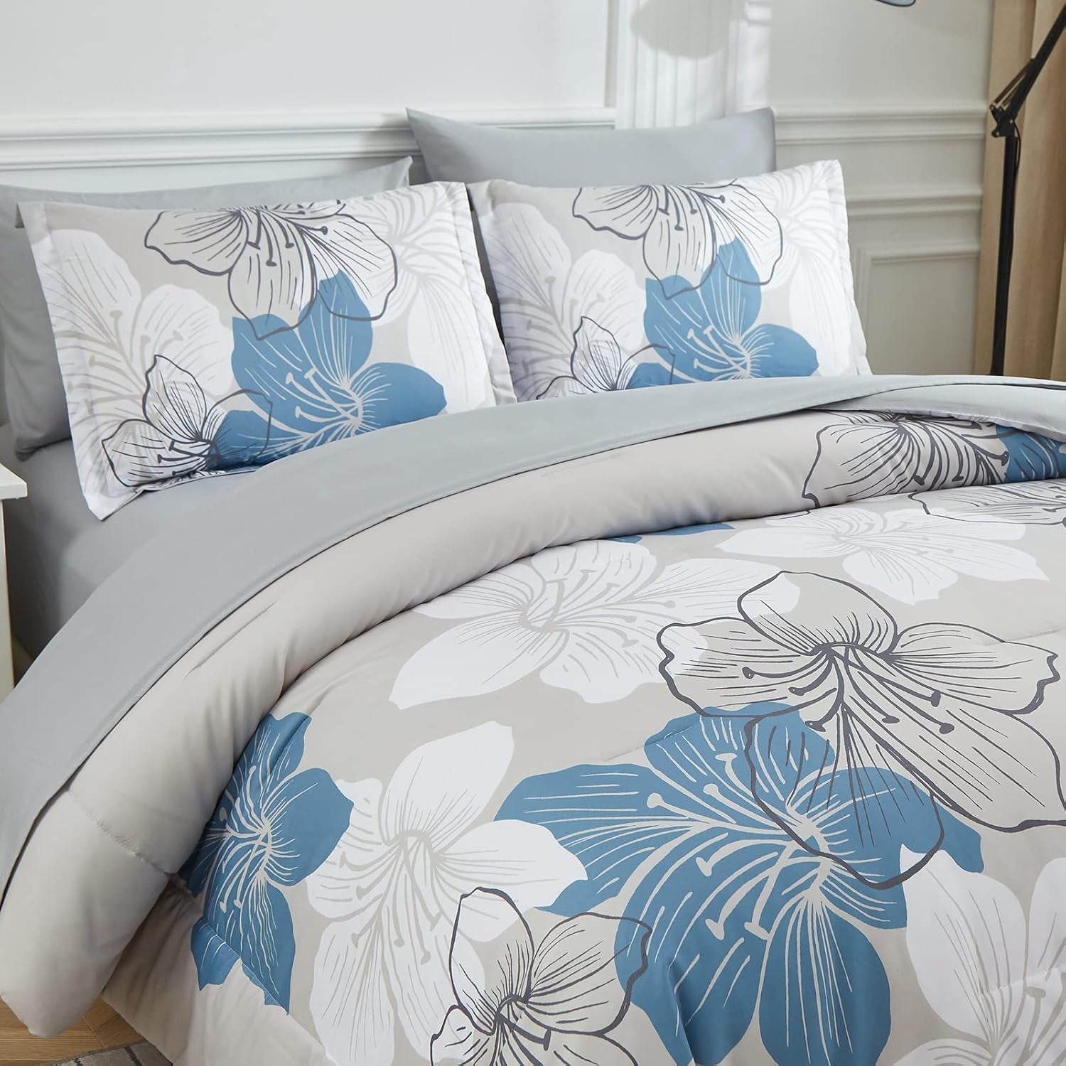 Floral Comforter Set Queen Size, Blue Floral Comforter and Sheet Set, 7 Pieces Bed in a Bag Soft Microfiber Complete Bedding Sets 