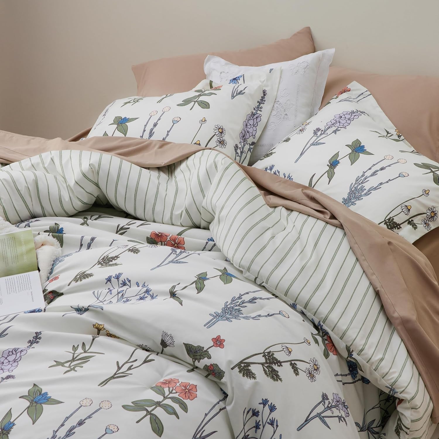 Comforter Set Queen Size - Cute Floral Bedding Comforter Set, 3 Pieces, 1 Soft Reversible Coconut White Botanical Flowers Comforter and 2 Pillow Shams