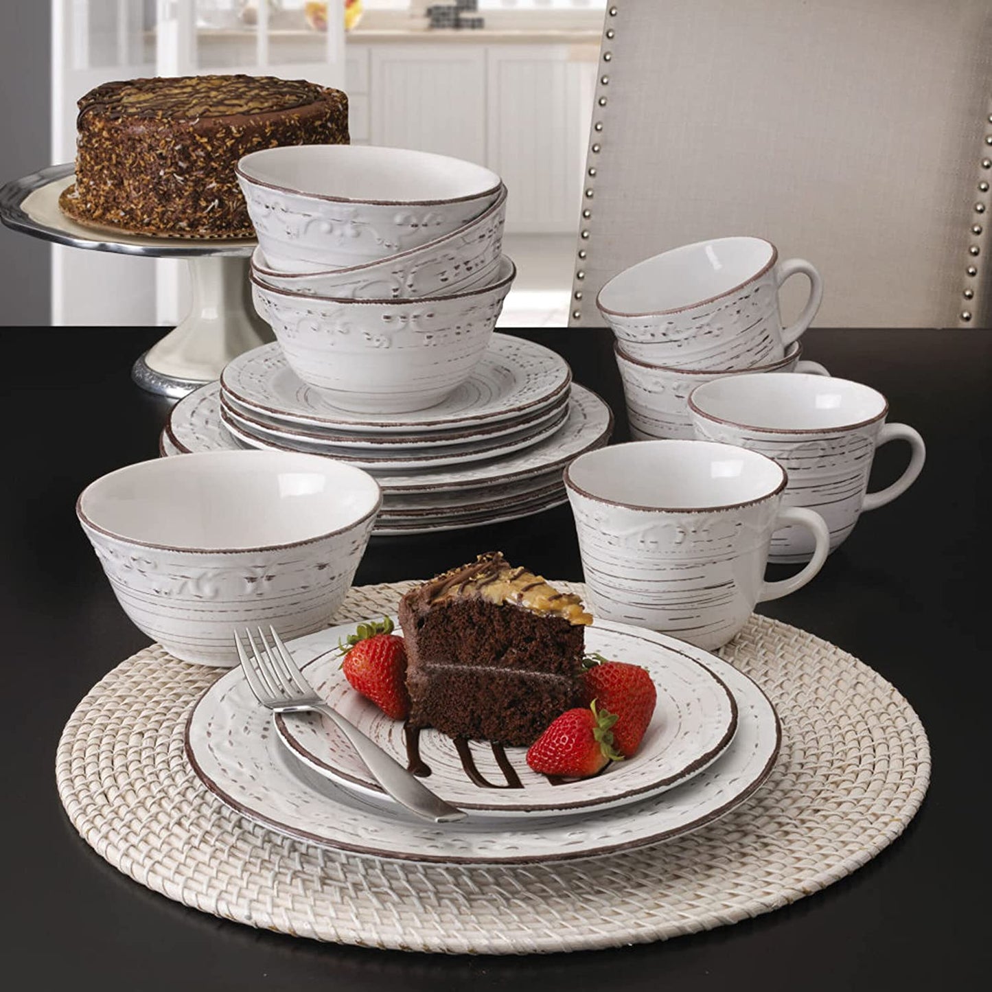 Trellis White 16-Piece Dinnerware Set, Service for 4, Distressed White