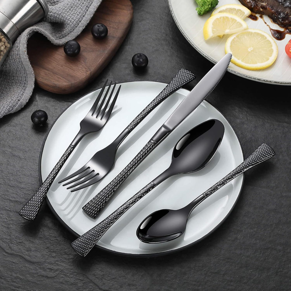 Hammered Black Silverware Set,20 Piece Modern Flatware Set Service for 4,Mirror Polished Stainless Steel Cutlery Set Utensil Set Tableware Set,Kitchen Knives Forks Spoons Set,Dishwasher Safe