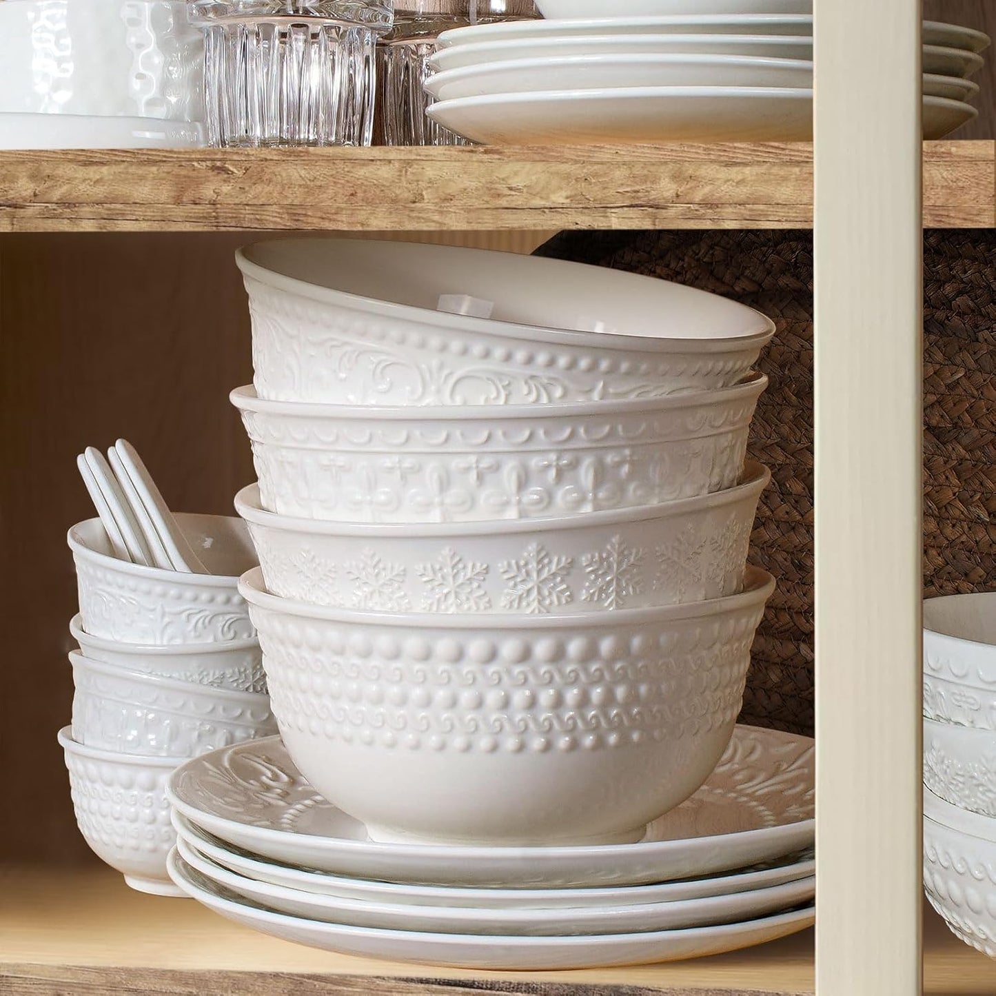 Large Salad Bowls Set of 4, 60Oz White Serving Bowls Deep Embossed Ceramic 8 Inch (Multiple Patterns)