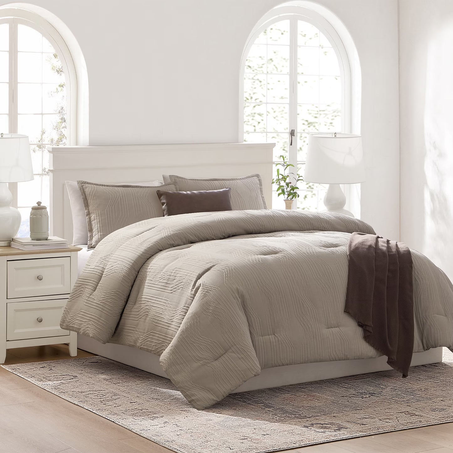 Geo 5-Piece Tan Jacquard Comforter Set, Full/Queen
