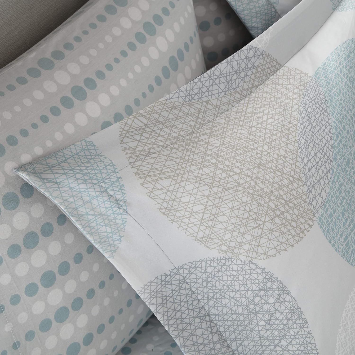 Essentials Bed in a Bag Comforter, Vibrant Color Design All Season down Alternative Cover with Complete Cotton Sheet Set, Full(78"X86"), Knowles, Circular Aqua, 9 Piece