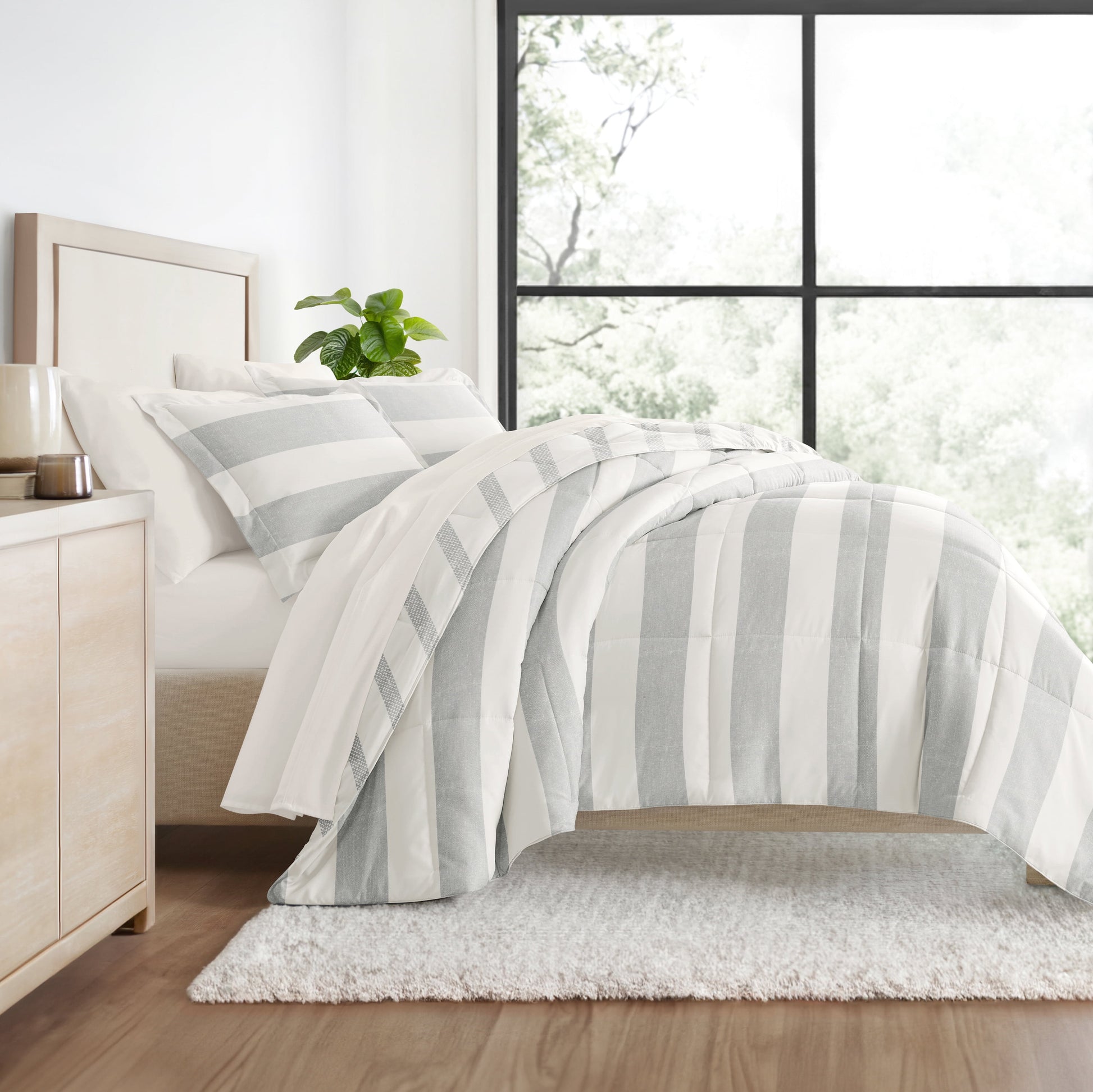  King Bedding Bundle, Patterned Microfiber Comforter and Solid Sheet Set in Distressed Stripe Light Blue
