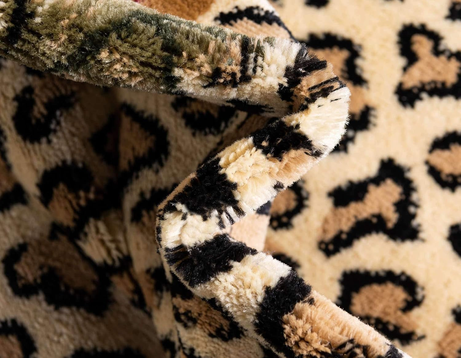 Wildlife Collection Animal Inspired with Cheetah Bordered Design Area Rug, 5 Ft X 8 Ft, Ivory/Black