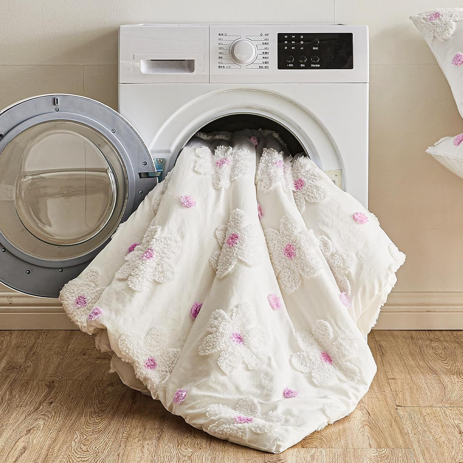 Twin Comforter Set for Girls 2 Pieces Tufted Daisies Flowers. Purple Floral Bedding, Lightweight