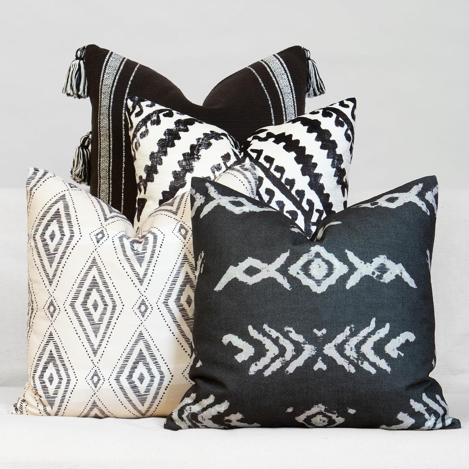 Black & White Decorative Throw Pillow Covers, Set of 4, 18X18 Inch Geometric Ikat Textured Accent Pillow Cover 4 Pack
