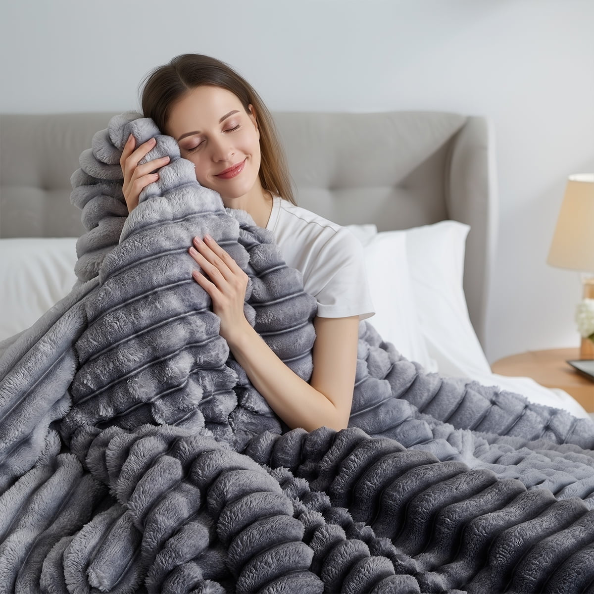 Full/Queen Size Comforter Set, Fluffy Ribbed Plush Comforter Set, 3-Piece Bedding Set, Grey Ombre