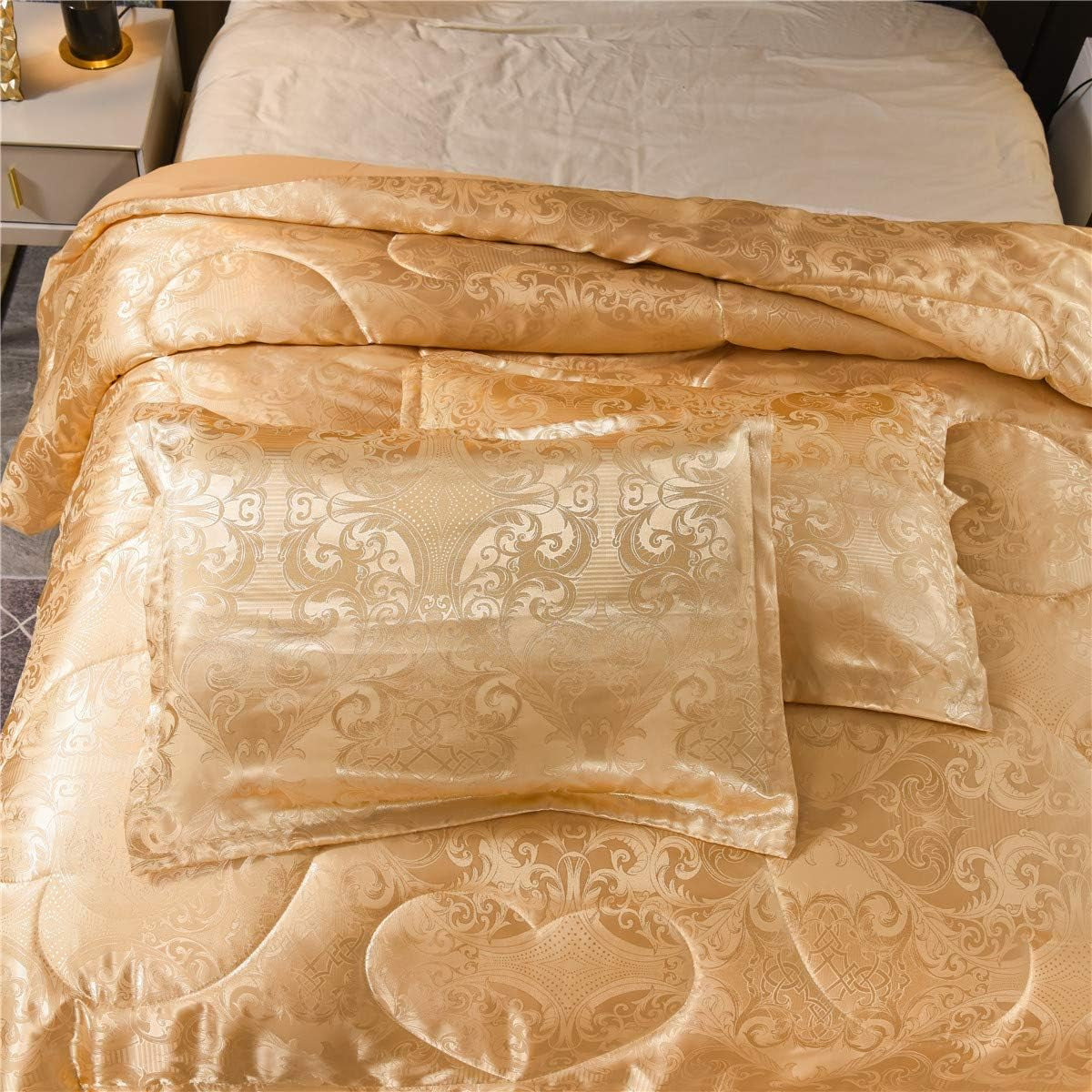  Luxury Gold Silk Bed Set, Lightweight Quilt (Full/Queen, 3 Pieces, 88-By-88 Inches)