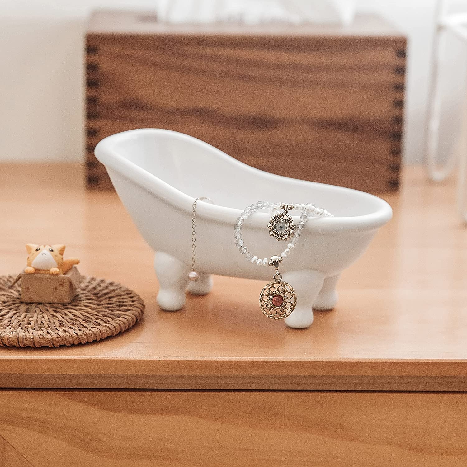 1Piece 5.6" White Ceramic Mini Bathtub Soap Dish (White)