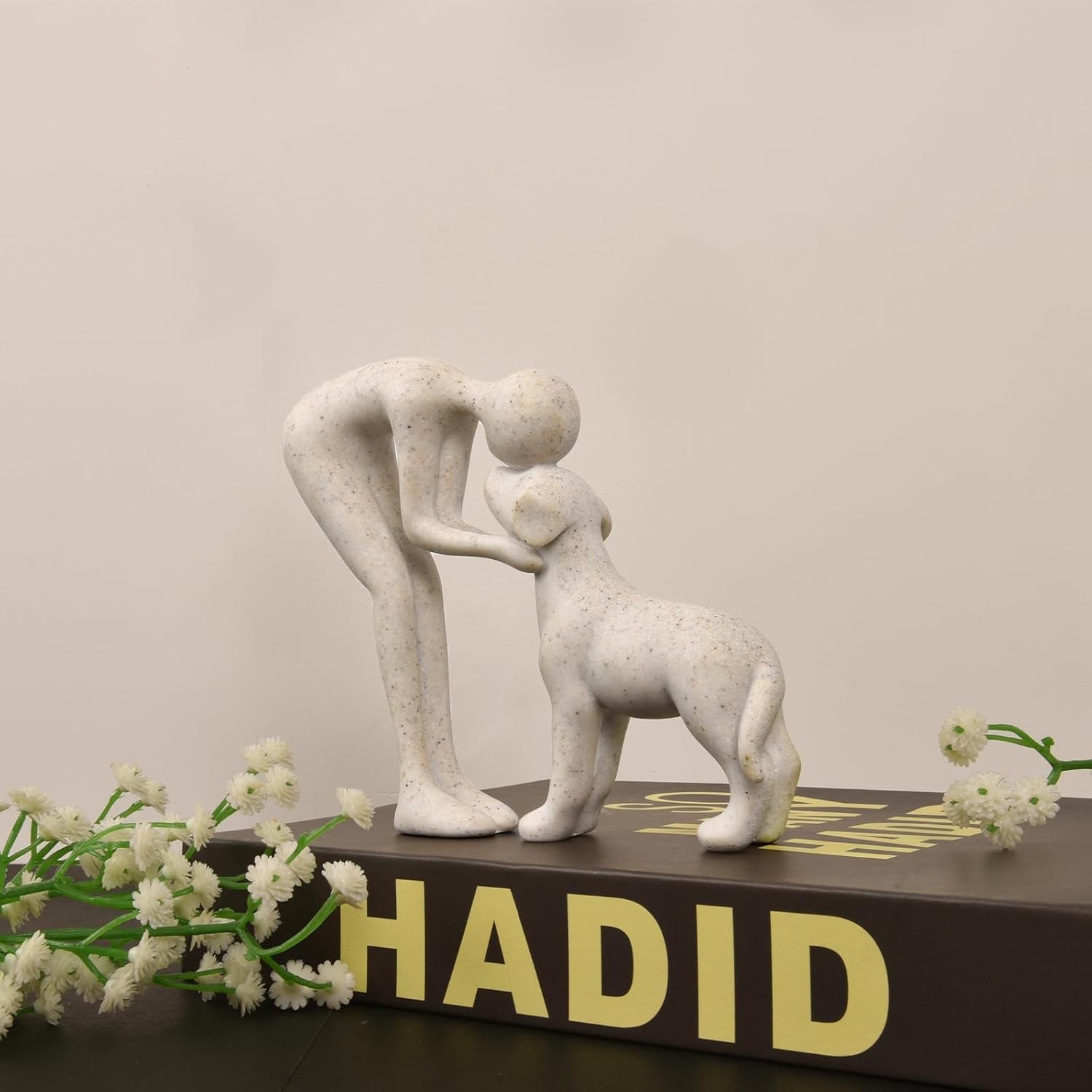 Dog Sculpture Home Decor Cute Man and Dog Statue Decoration (Sandstone)