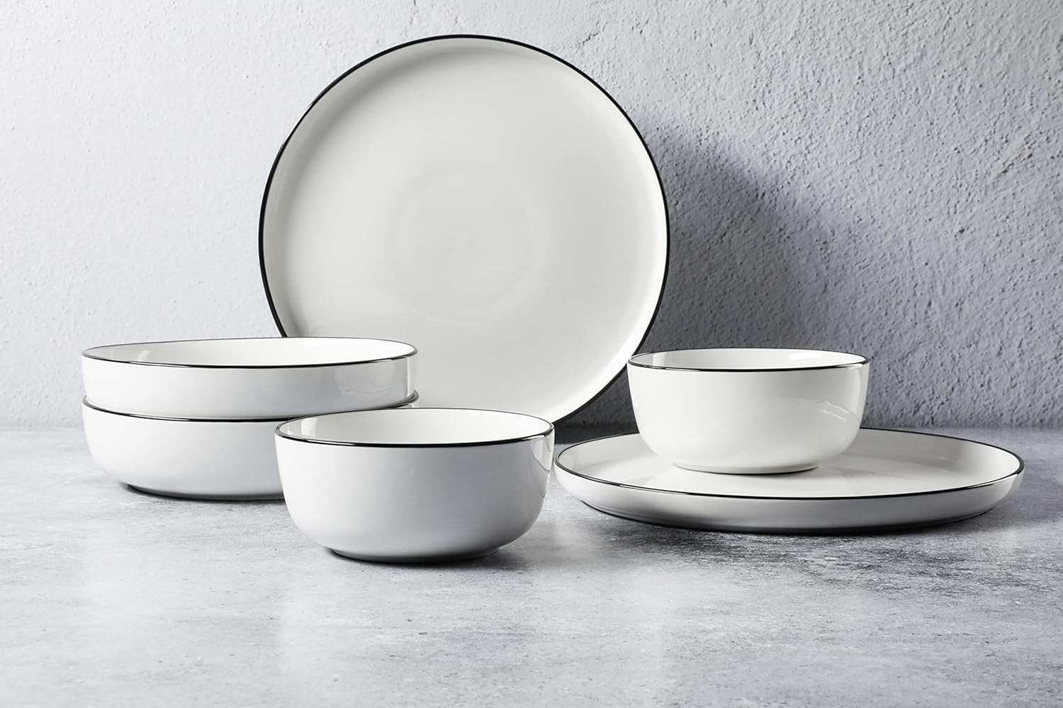 Oslo 16 Piece Porcelain Dinnerware Set, White W/Black Rim, Service for 4 (16Pcs)