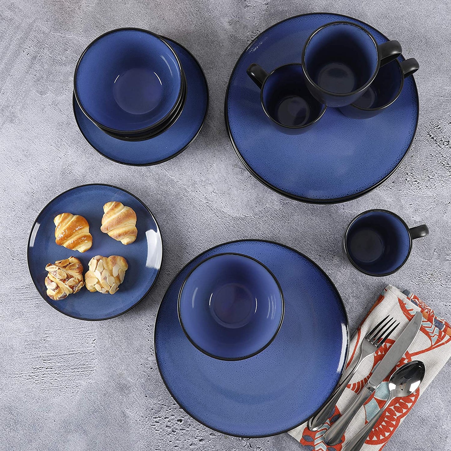 round Reactive Glaze Stoneware Dinnerware Set, Service for 4 (16Pc), Blue, Soho Round.