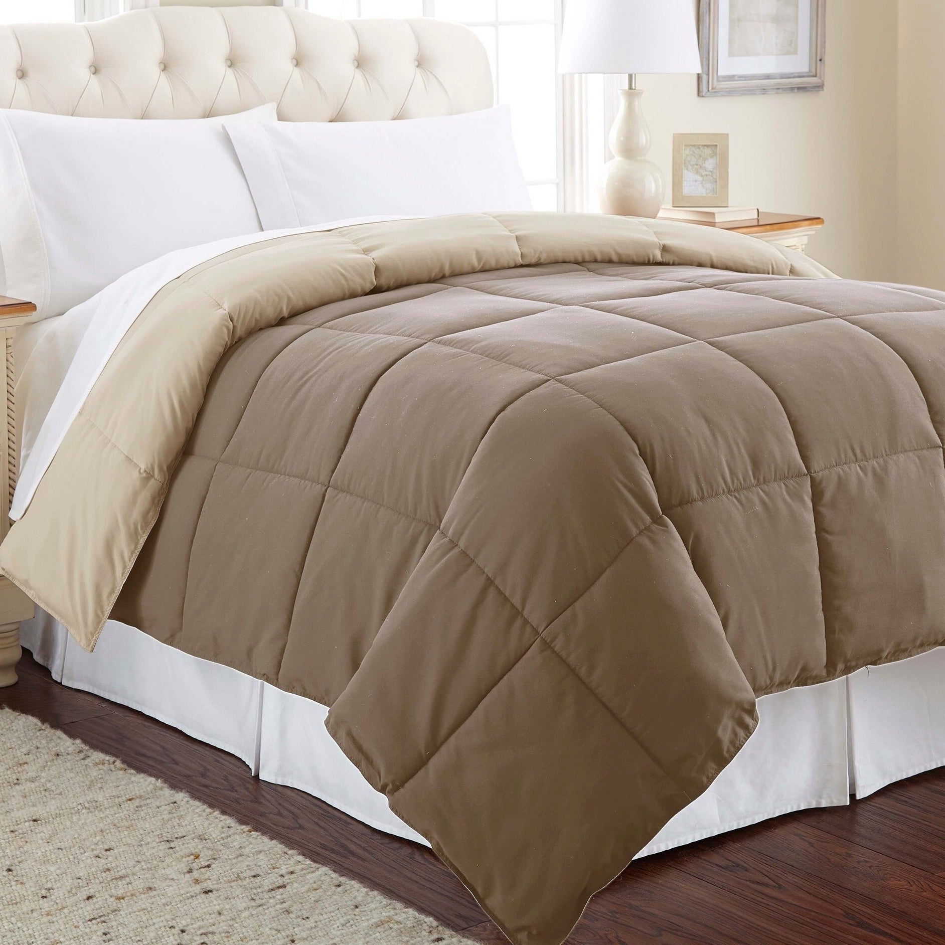 All-Season Reversible down Alternative Comforter